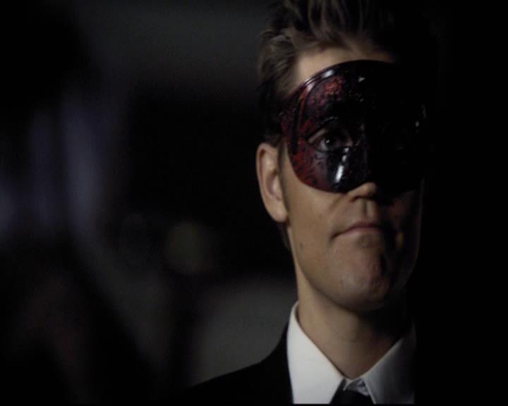 VampireDiariesWorld-dot-org_2x07Masquerade0608.jpg