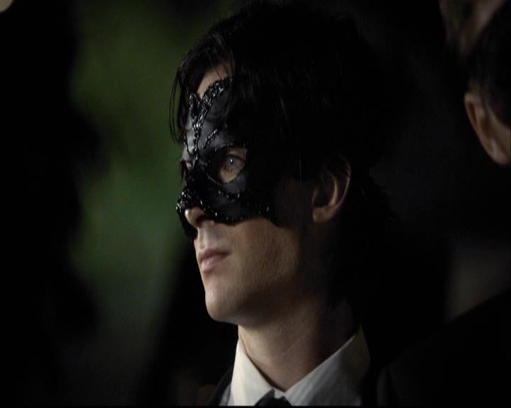 VampireDiariesWorld-dot-org_2x07Masquerade0609.jpg