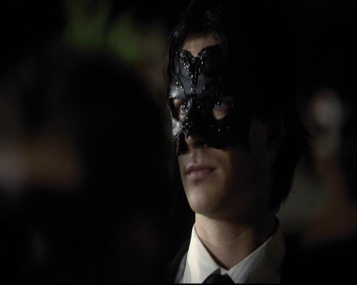 VampireDiariesWorld-dot-org_2x07Masquerade0612.jpg