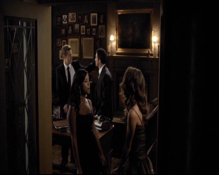 VampireDiariesWorld-dot-org_2x07Masquerade0619.jpg