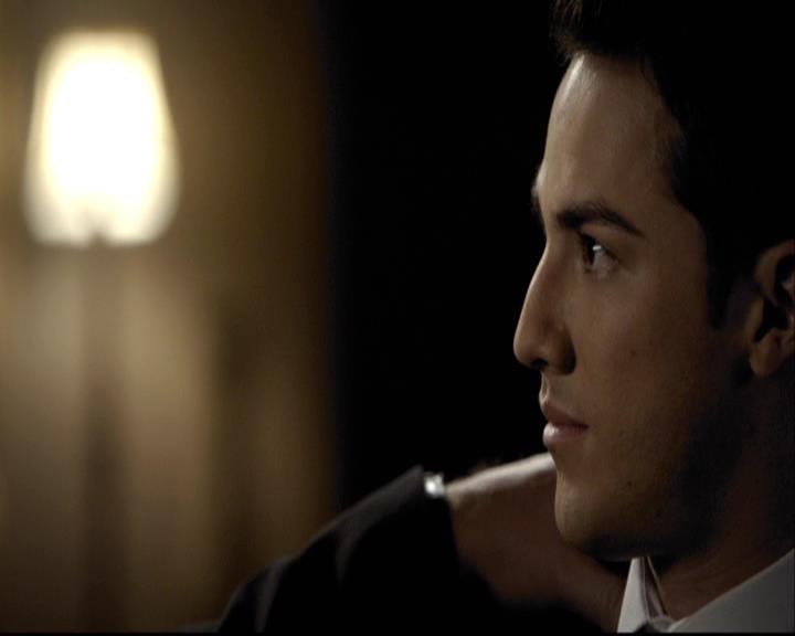 VampireDiariesWorld-dot-org_2x07Masquerade0620.jpg