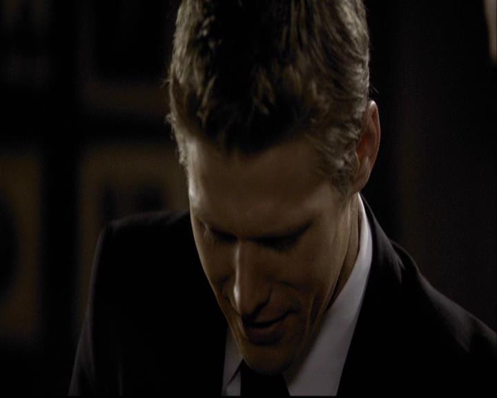 VampireDiariesWorld-dot-org_2x07Masquerade0623.jpg