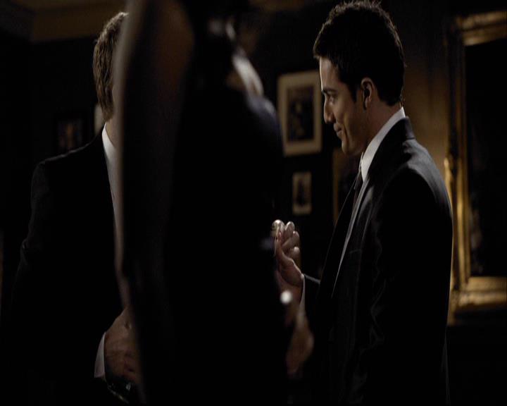 VampireDiariesWorld-dot-org_2x07Masquerade0626.jpg