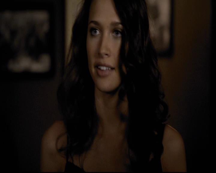 VampireDiariesWorld-dot-org_2x07Masquerade0628.jpg