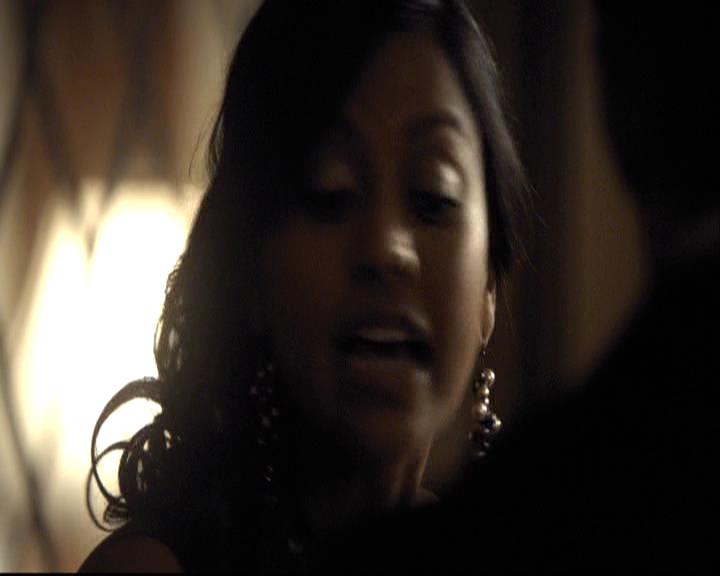 VampireDiariesWorld-dot-org_2x07Masquerade0629.jpg