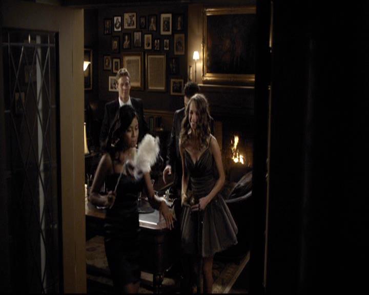 VampireDiariesWorld-dot-org_2x07Masquerade0638.jpg