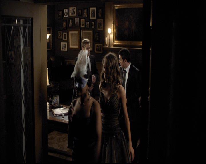 VampireDiariesWorld-dot-org_2x07Masquerade0639.jpg