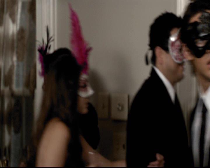 VampireDiariesWorld-dot-org_2x07Masquerade0642.jpg