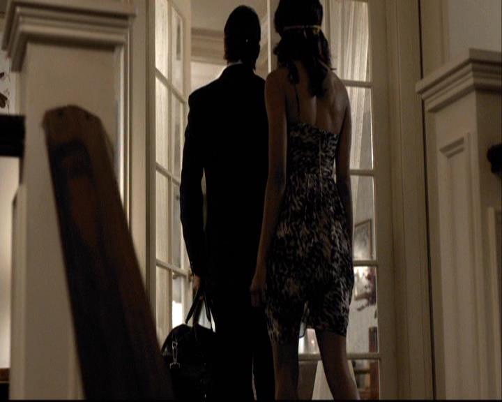 VampireDiariesWorld-dot-org_2x07Masquerade0651.jpg