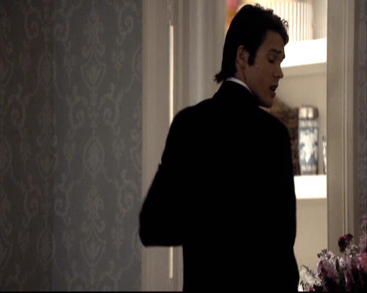 VampireDiariesWorld-dot-org_2x07Masquerade0671.jpg