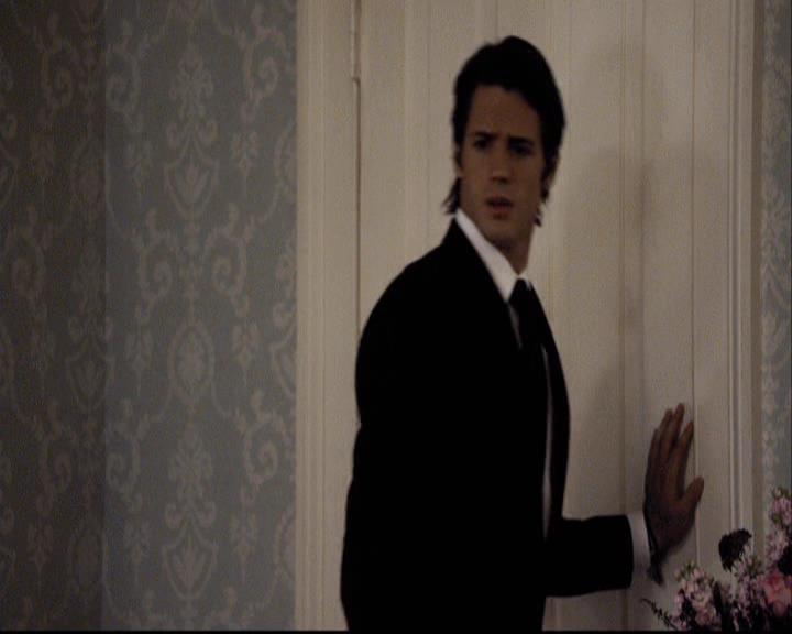 VampireDiariesWorld-dot-org_2x07Masquerade0672.jpg