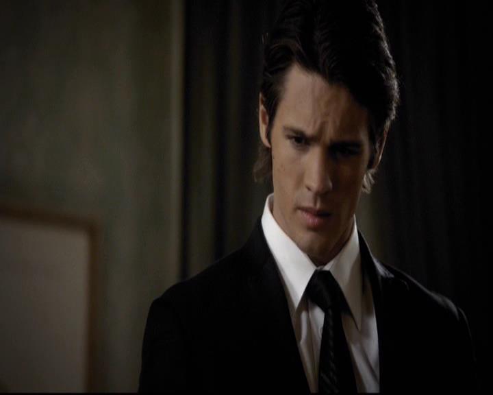 VampireDiariesWorld-dot-org_2x07Masquerade0681.jpg