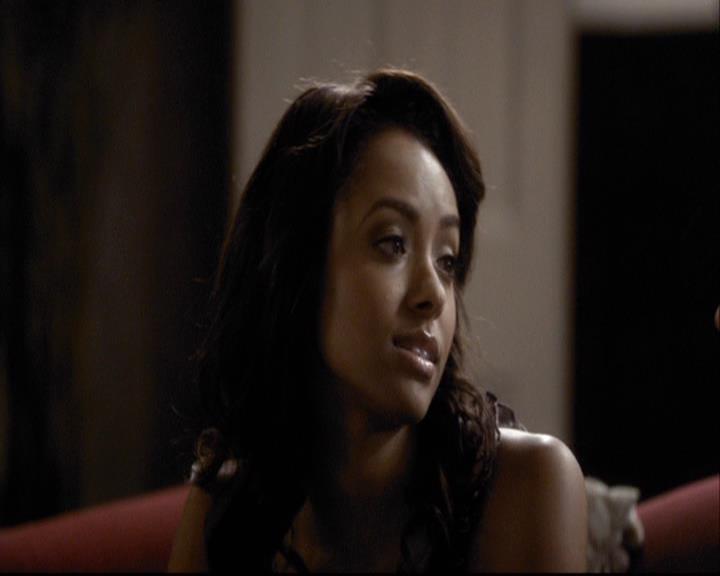 VampireDiariesWorld-dot-org_2x07Masquerade0684.jpg