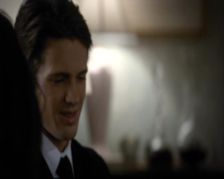 VampireDiariesWorld-dot-org_2x07Masquerade0685.jpg