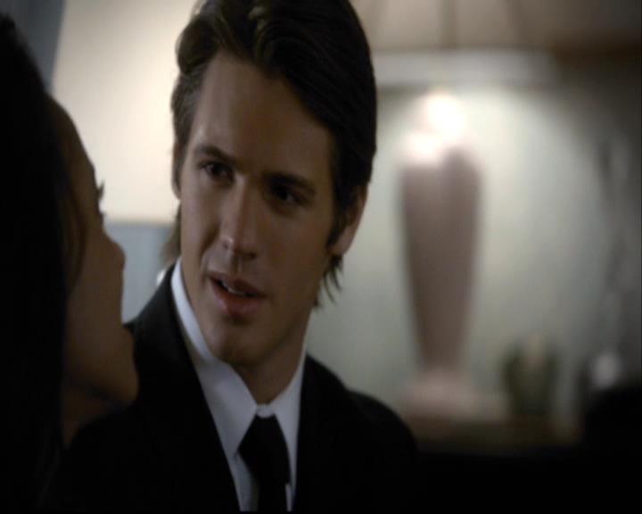 VampireDiariesWorld-dot-org_2x07Masquerade0687.jpg