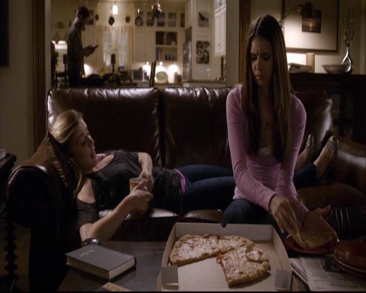 VampireDiariesWorld-dot-org_2x07Masquerade0720.jpg