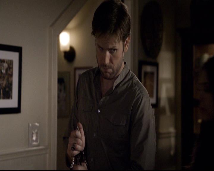 VampireDiariesWorld-dot-org_2x07Masquerade0729.jpg