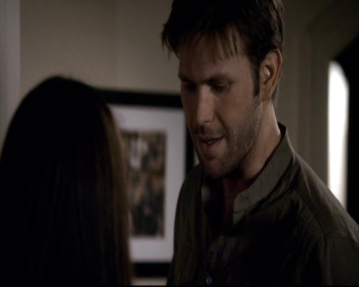 VampireDiariesWorld-dot-org_2x07Masquerade0753.jpg