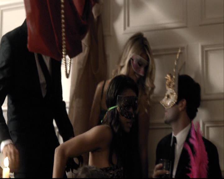 VampireDiariesWorld-dot-org_2x07Masquerade0770.jpg