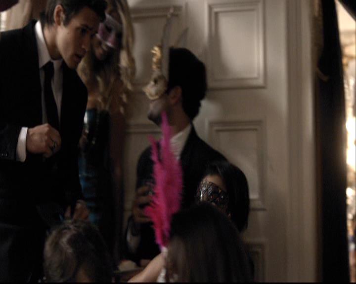 VampireDiariesWorld-dot-org_2x07Masquerade0771.jpg