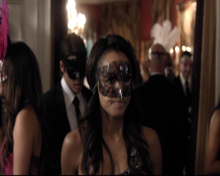 VampireDiariesWorld-dot-org_2x07Masquerade0773.jpg