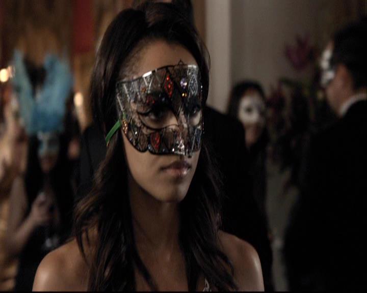 VampireDiariesWorld-dot-org_2x07Masquerade0774.jpg