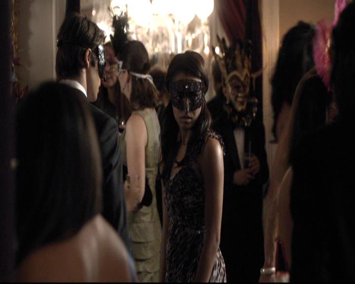 VampireDiariesWorld-dot-org_2x07Masquerade0782.jpg