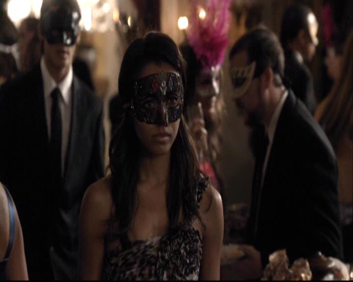 VampireDiariesWorld-dot-org_2x07Masquerade0786.jpg