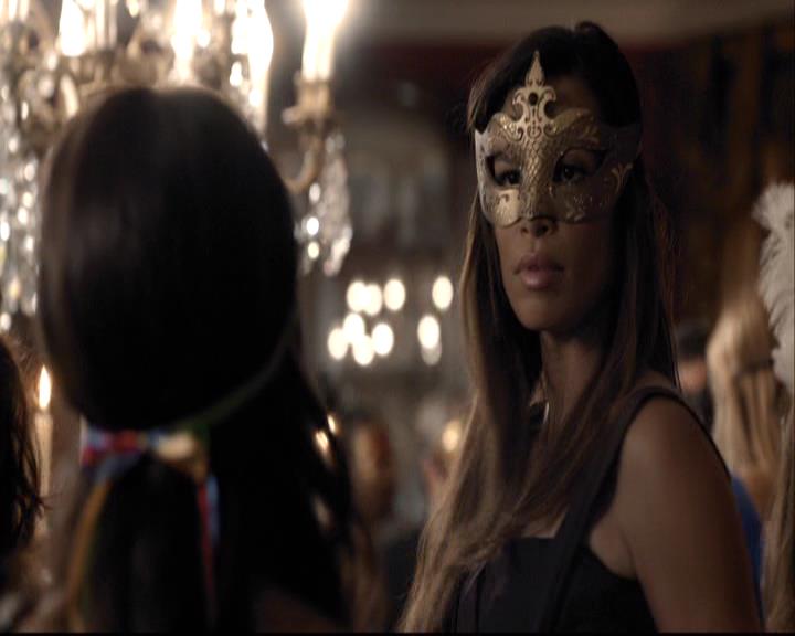 VampireDiariesWorld-dot-org_2x07Masquerade0789.jpg