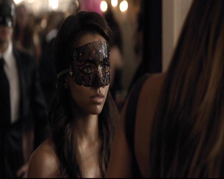 VampireDiariesWorld-dot-org_2x07Masquerade0795.jpg