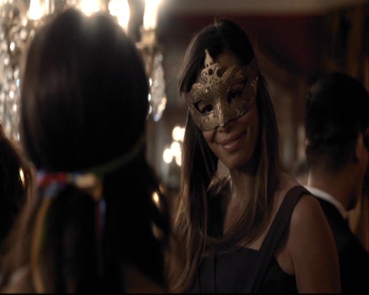 VampireDiariesWorld-dot-org_2x07Masquerade0796.jpg