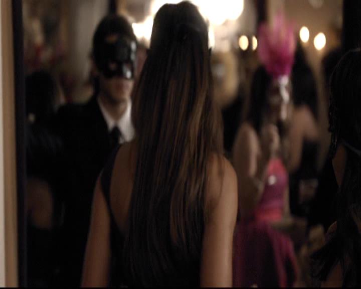 VampireDiariesWorld-dot-org_2x07Masquerade0798.jpg