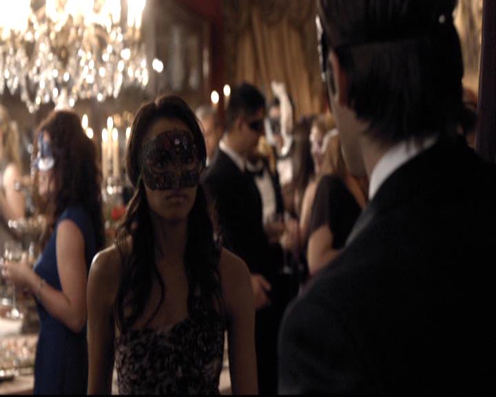 VampireDiariesWorld-dot-org_2x07Masquerade0802.jpg