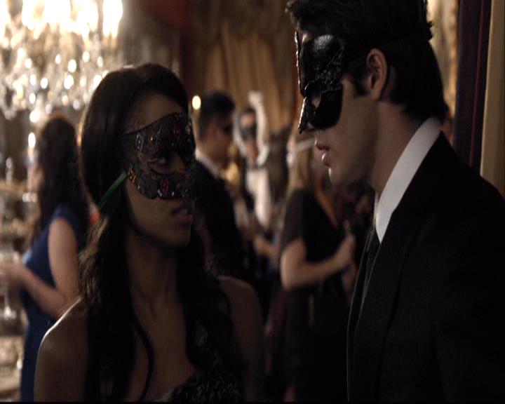 VampireDiariesWorld-dot-org_2x07Masquerade0803.jpg