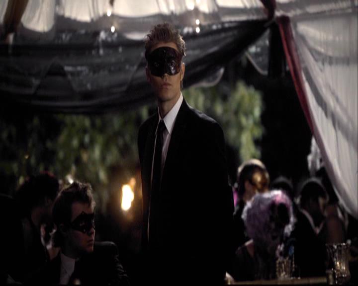 VampireDiariesWorld-dot-org_2x07Masquerade0813.jpg