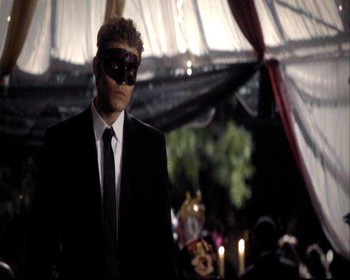 VampireDiariesWorld-dot-org_2x07Masquerade0817.jpg