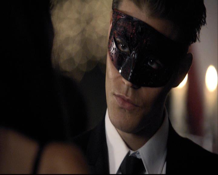 VampireDiariesWorld-dot-org_2x07Masquerade0834.jpg