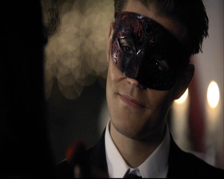 VampireDiariesWorld-dot-org_2x07Masquerade0840.jpg