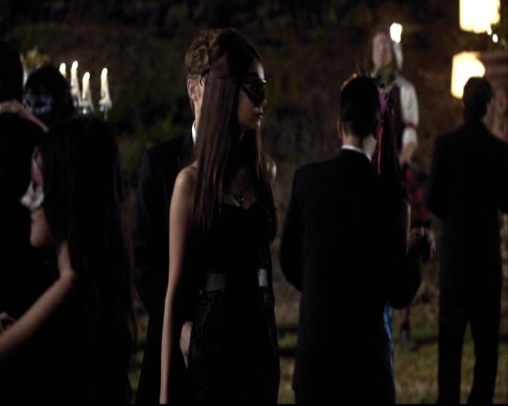 VampireDiariesWorld-dot-org_2x07Masquerade0849.jpg