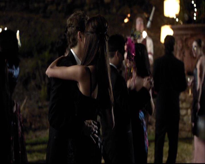 VampireDiariesWorld-dot-org_2x07Masquerade0852.jpg