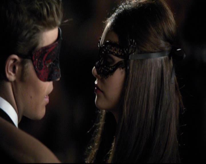 VampireDiariesWorld-dot-org_2x07Masquerade0868.jpg