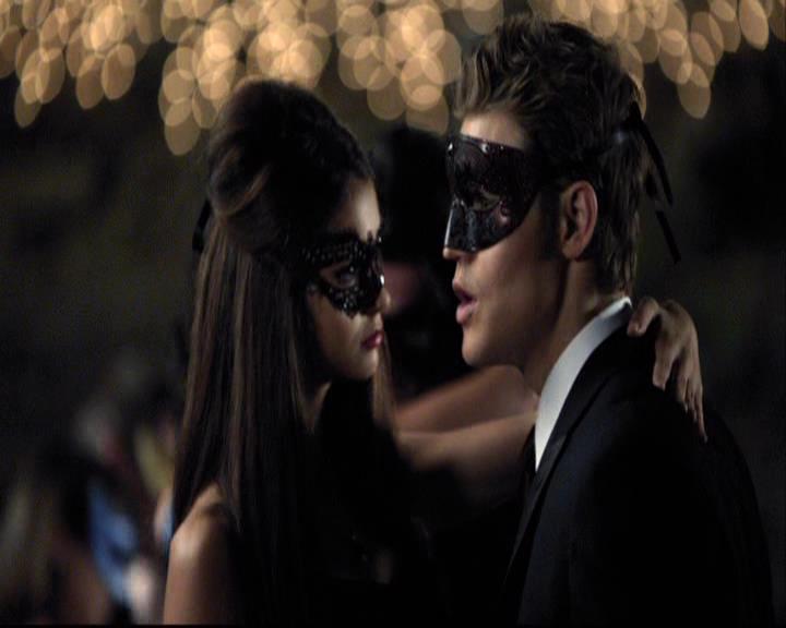 VampireDiariesWorld-dot-org_2x07Masquerade0875.jpg