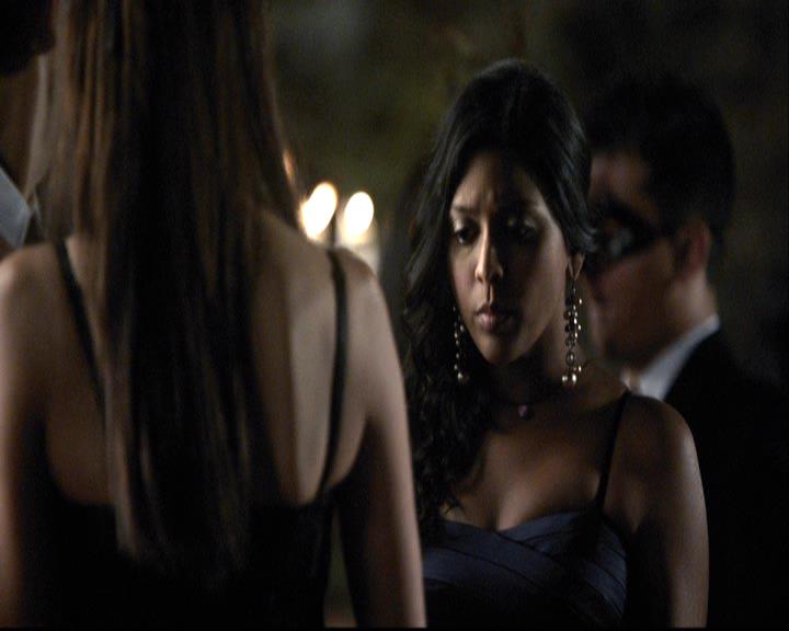 VampireDiariesWorld-dot-org_2x07Masquerade0896.jpg