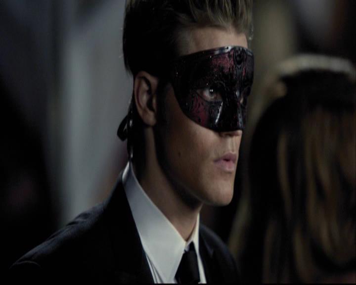 VampireDiariesWorld-dot-org_2x07Masquerade0909.jpg