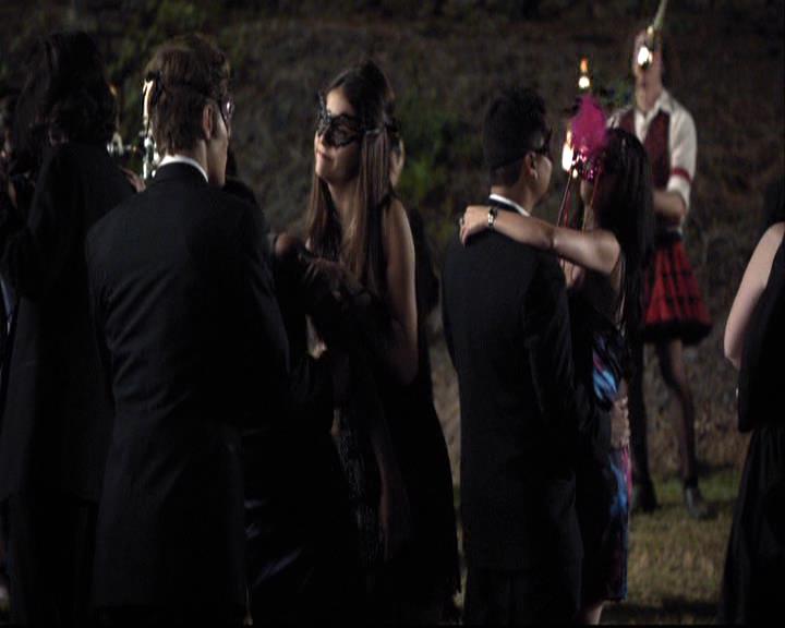 VampireDiariesWorld-dot-org_2x07Masquerade0915.jpg