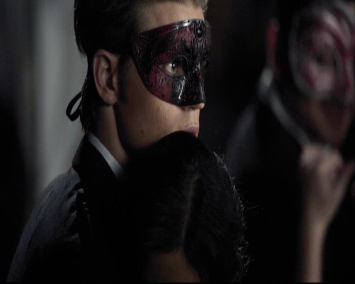 VampireDiariesWorld-dot-org_2x07Masquerade0917.jpg