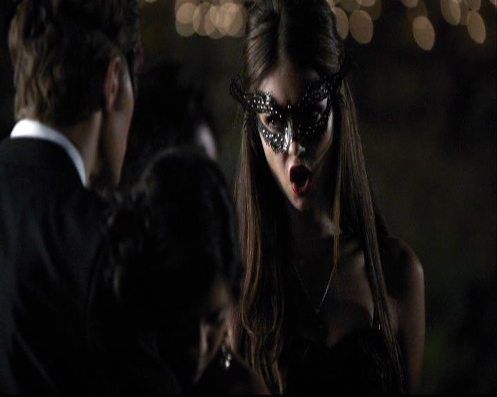 VampireDiariesWorld-dot-org_2x07Masquerade0918.jpg