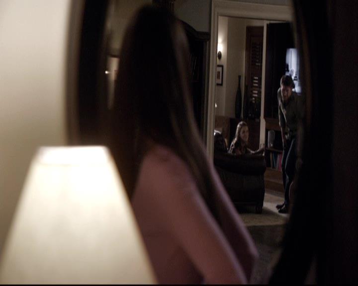 VampireDiariesWorld-dot-org_2x07Masquerade0929.jpg