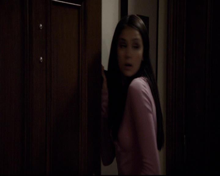 VampireDiariesWorld-dot-org_2x07Masquerade0932.jpg