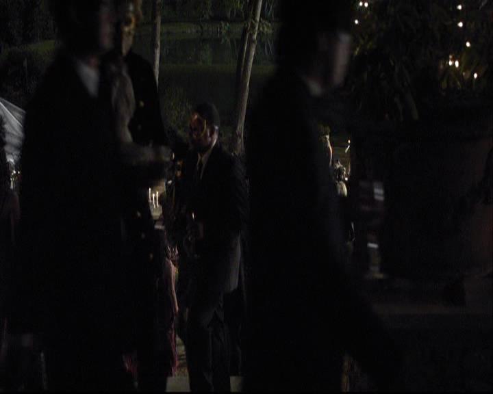 VampireDiariesWorld-dot-org_2x07Masquerade0936.jpg